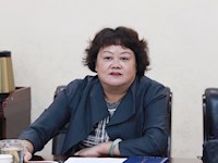 行政支部和初中二支部共同开展“不忘初心 牢记使命”主题教育党课