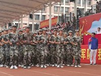 我校在2019年中学生军训队列大比武活动中获佳绩