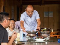 沿着总书记的足迹·湖南篇：百舸争流竞湖湘