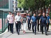 市教育局党委书记、局长孙传贵督查我校考点准备工作