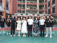 青春 汗水 梦想——我校举行“梦寐以‘球’”主题升旗仪式