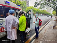 地中好少年 | 点赞！初一学子暖心救助被撞老人